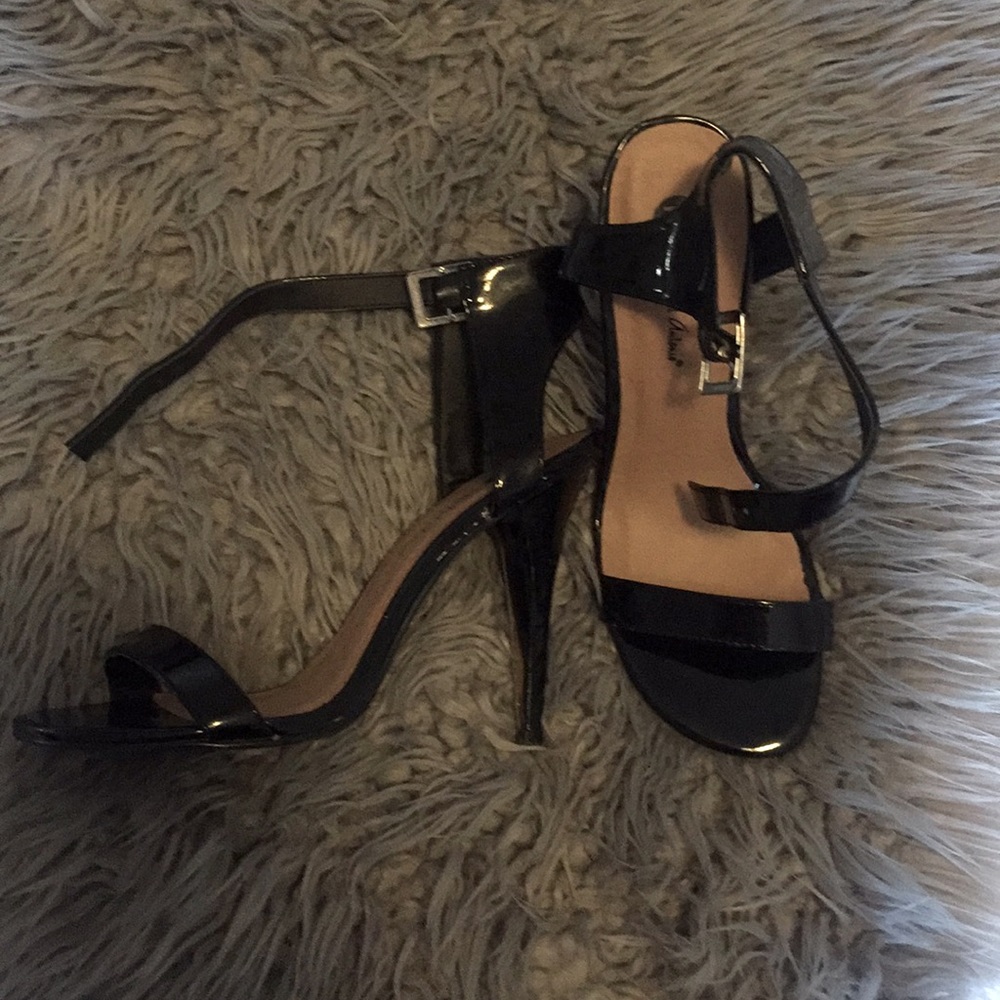 Open toe black heels
